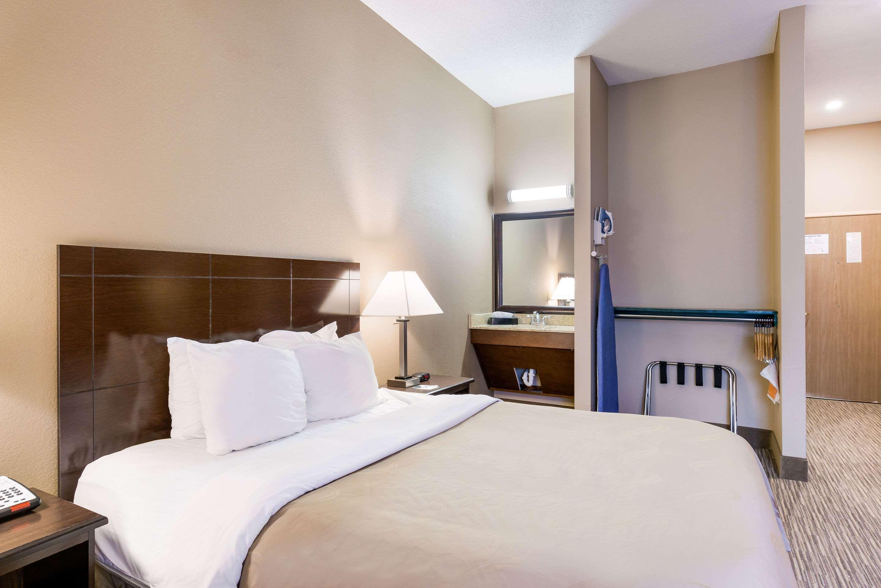 Quality Inn I-70 Near Kansas Speedway Kansas City Exterior foto