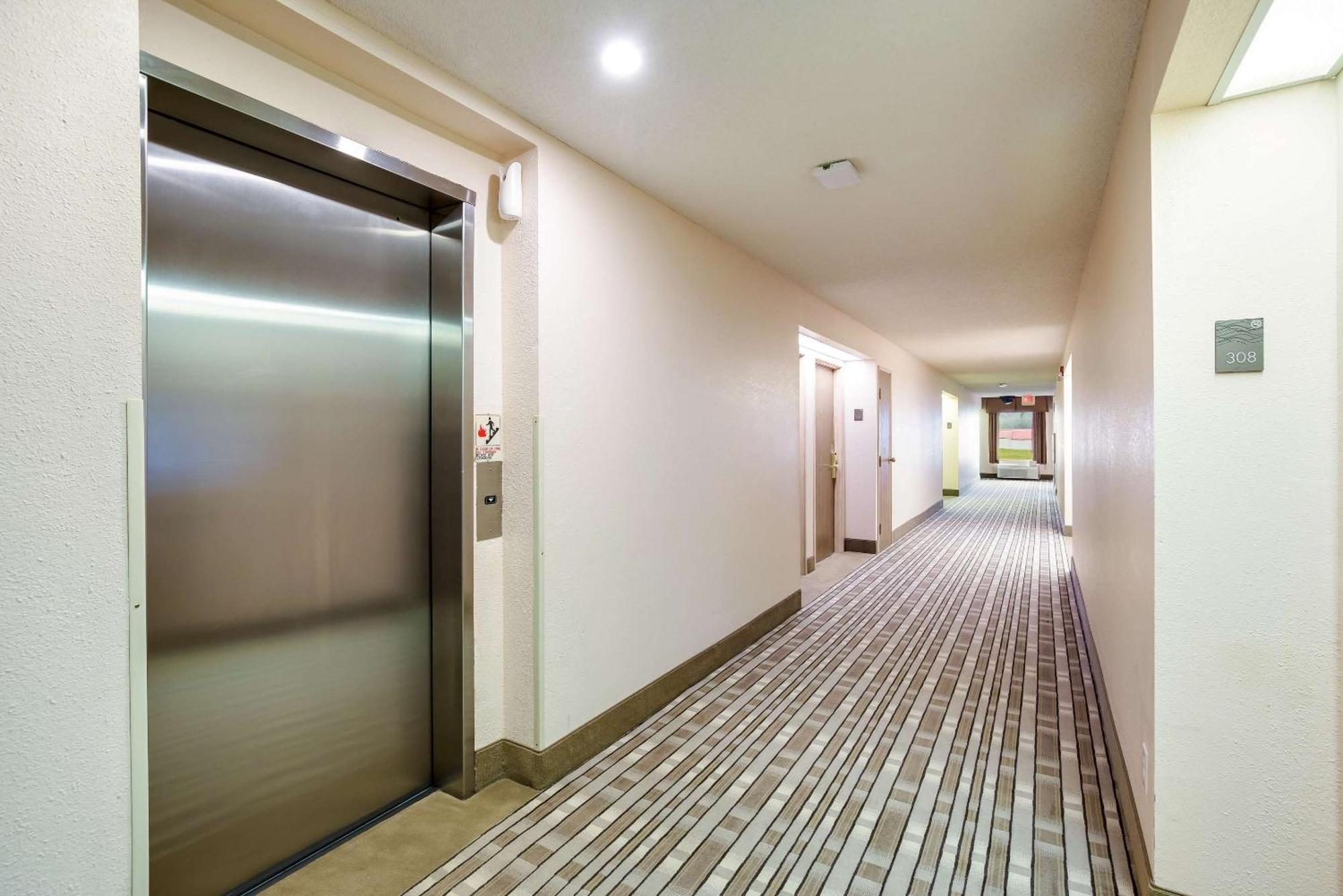 Quality Inn I-70 Near Kansas Speedway Kansas City Exterior foto