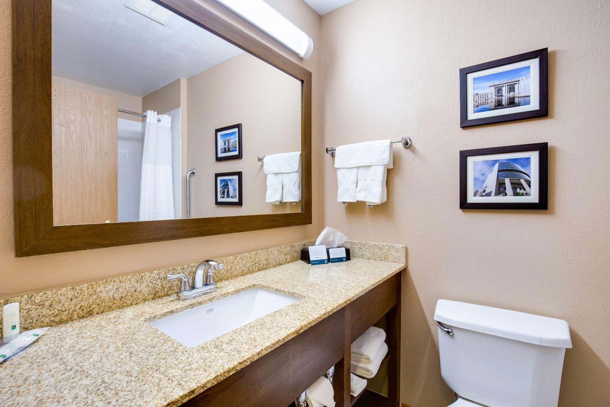Quality Inn I-70 Near Kansas Speedway Kansas City Exterior foto